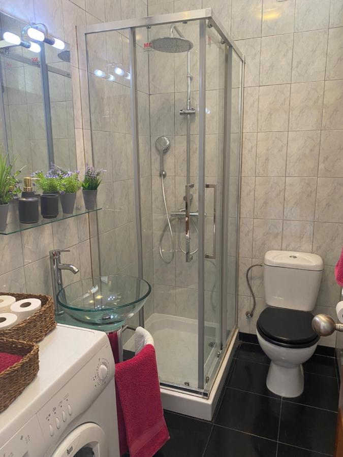 Apartamento Com Patio Na Rua Principal Da Cidade Porto Eksteriør billede